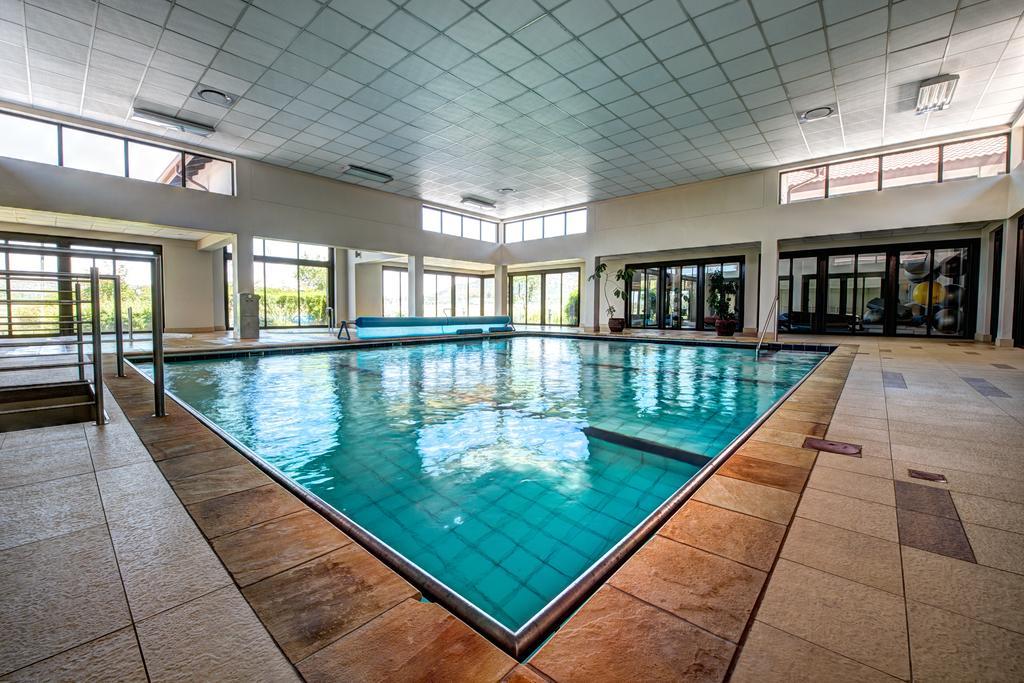 Royal Marang Hotel Phokeng Eksteriør billede The swimming pool at the University of Novi Sad