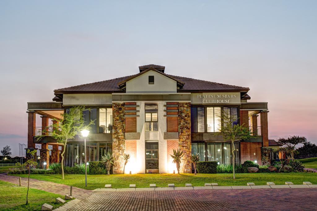 Royal Marang Hotel Phokeng Eksteriør billede Club House