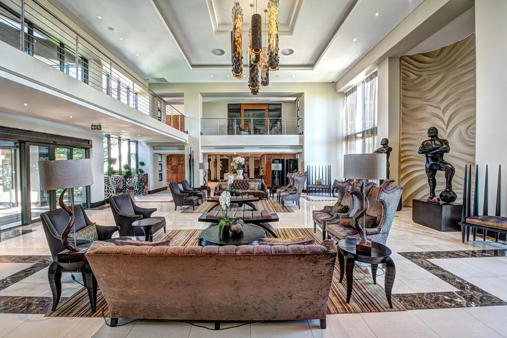 Royal Marang Hotel Phokeng Eksteriør billede The interior of the hotel