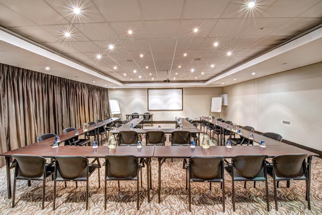 Royal Marang Hotel Phokeng Eksteriør billede Meeting room