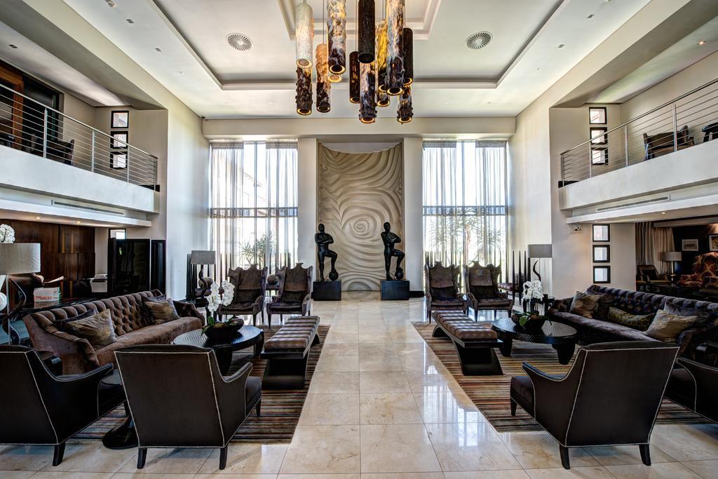 Royal Marang Hotel Phokeng Eksteriør billede The lobby of the hotel